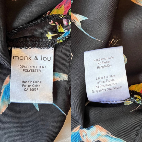 Monk & Lou Multi Bird Print Sleeveless Shawl Collar Blouse XXS Black - Picture 14 of 16